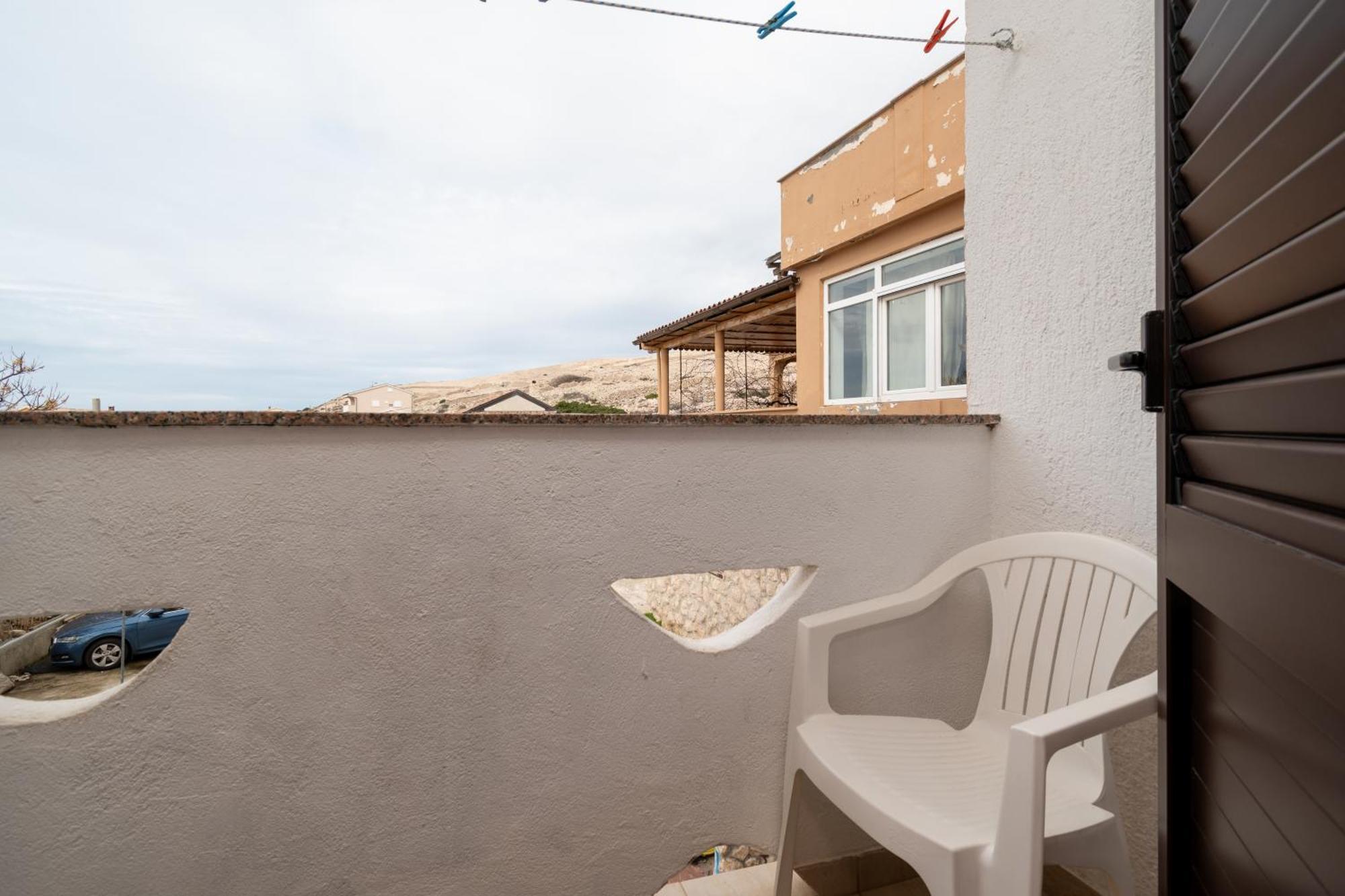 Apartments And Rooms With Parking Space Zubovici, Pag - 16063 Экстерьер фото