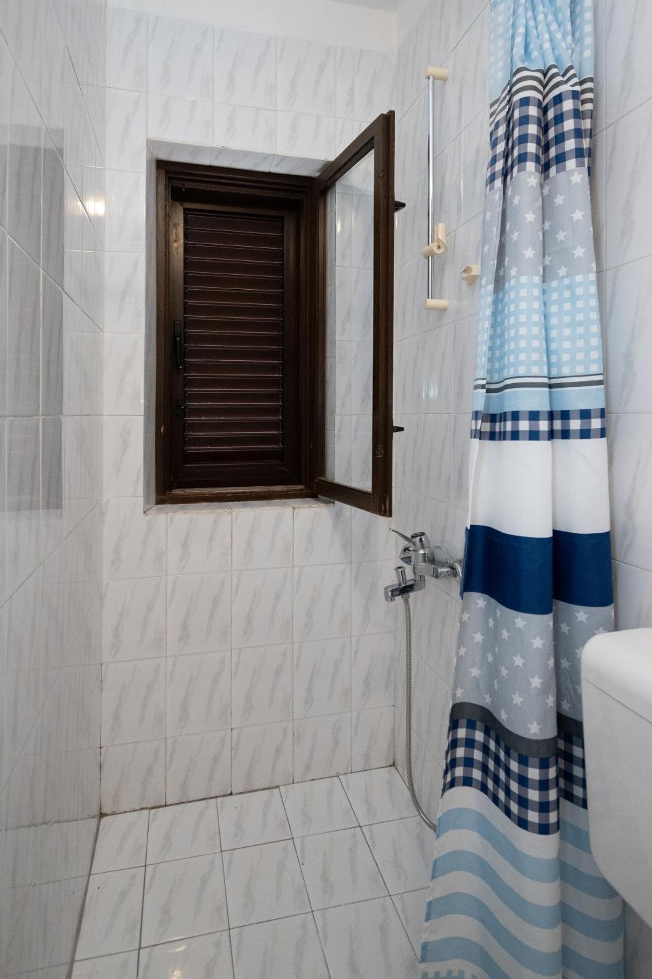 Apartments And Rooms With Parking Space Zubovici, Pag - 16063 Номер фото